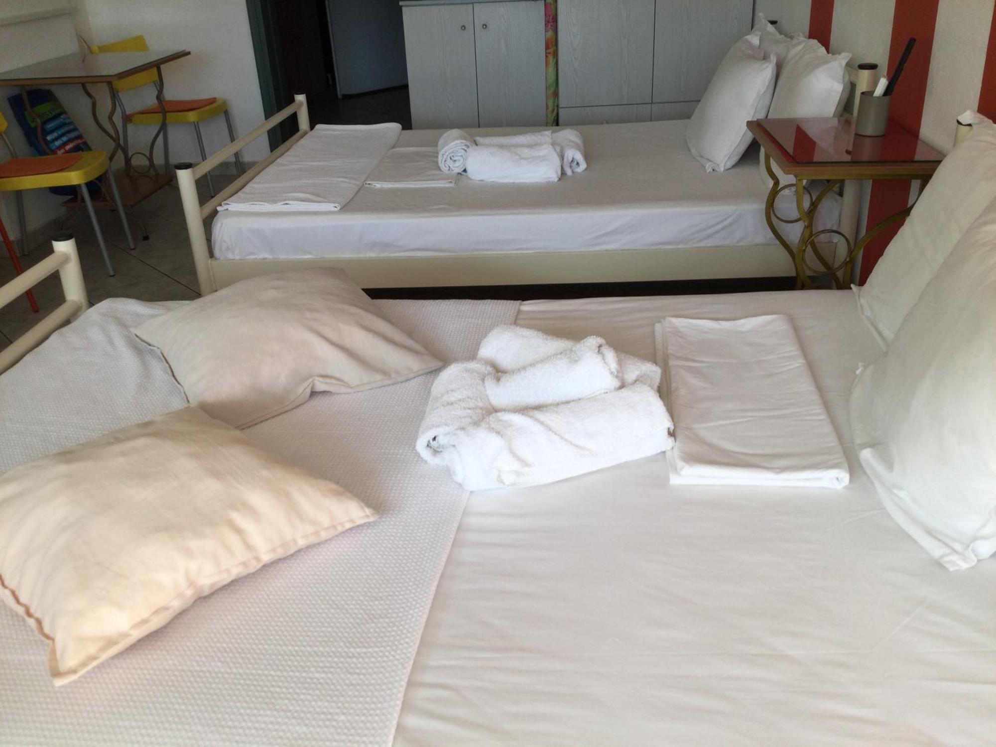 Maria'S Roomstudios Apartments Flats To Let Seaside Heart City Chantzara Spyropoulos Igoumenitsa Bagian luar foto