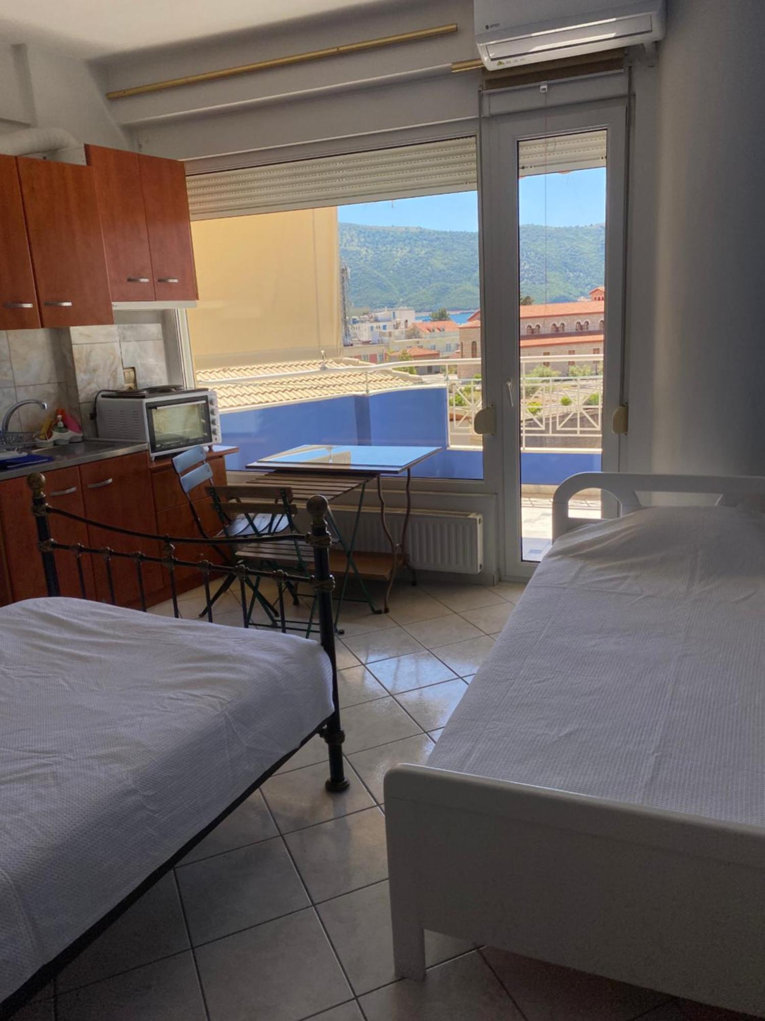 Maria'S Roomstudios Apartments Flats To Let Seaside Heart City Chantzara Spyropoulos Igoumenitsa Bagian luar foto