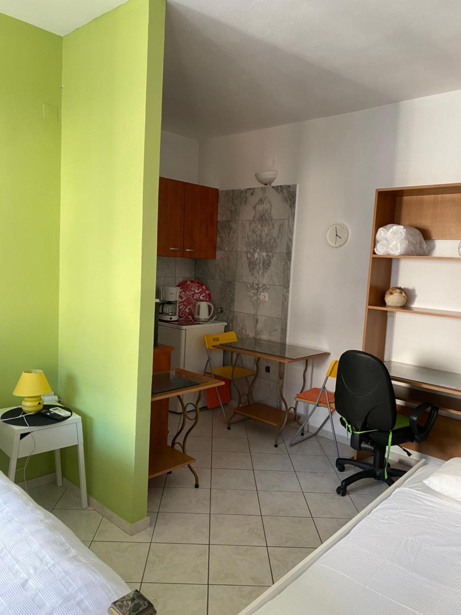 Maria'S Roomstudios Apartments Flats To Let Seaside Heart City Chantzara Spyropoulos Igoumenitsa Bagian luar foto