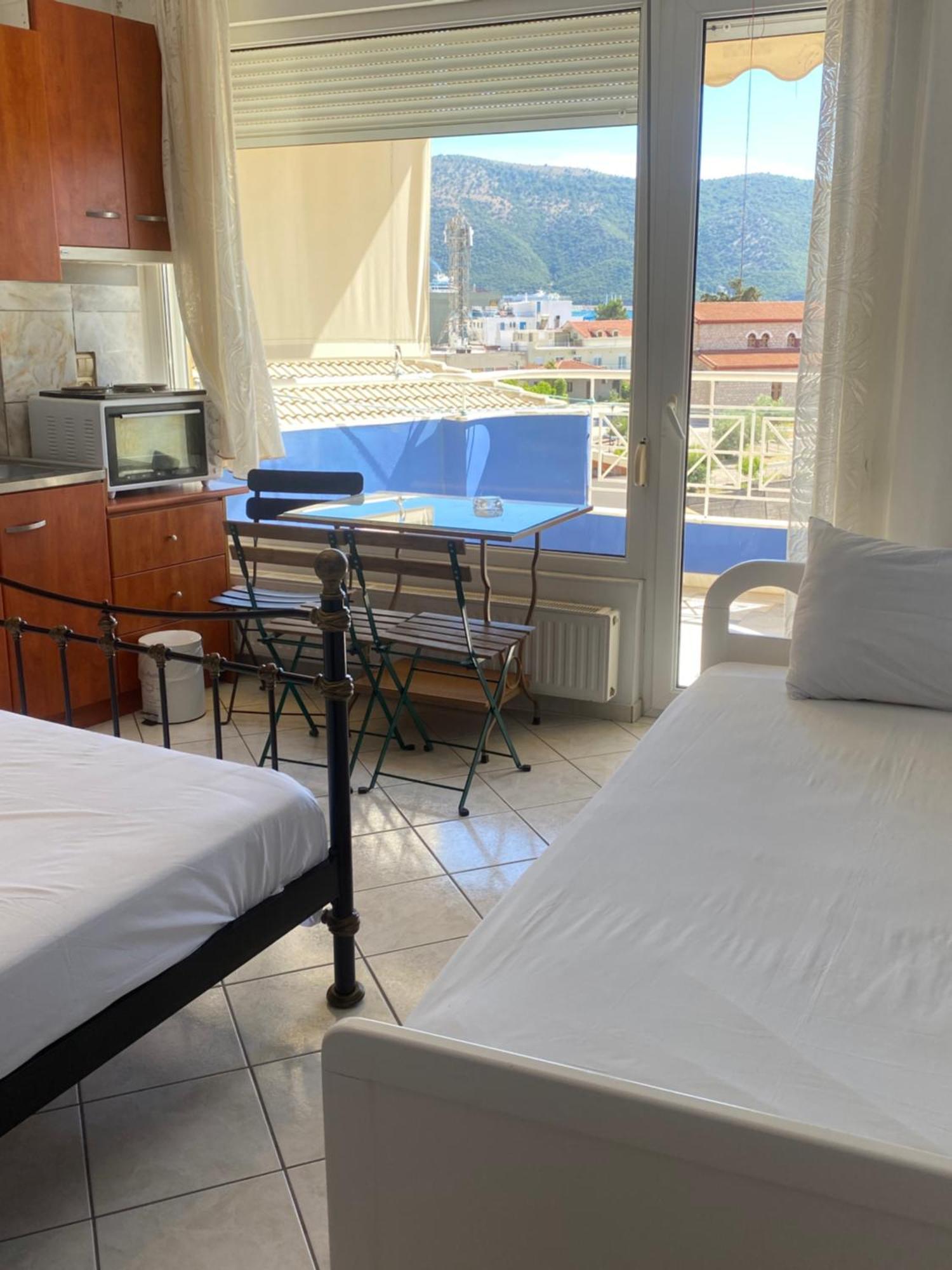 Maria'S Roomstudios Apartments Flats To Let Seaside Heart City Chantzara Spyropoulos Igoumenitsa Bagian luar foto